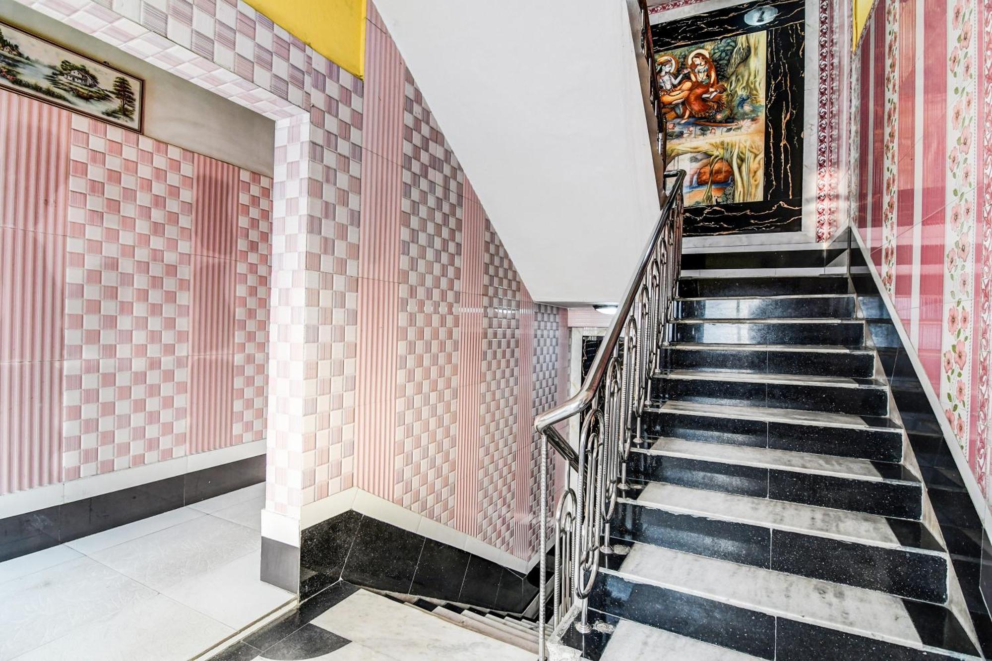 Super Collection O Raj Guest House Near Kolkata Airport Gauripur  エクステリア 写真