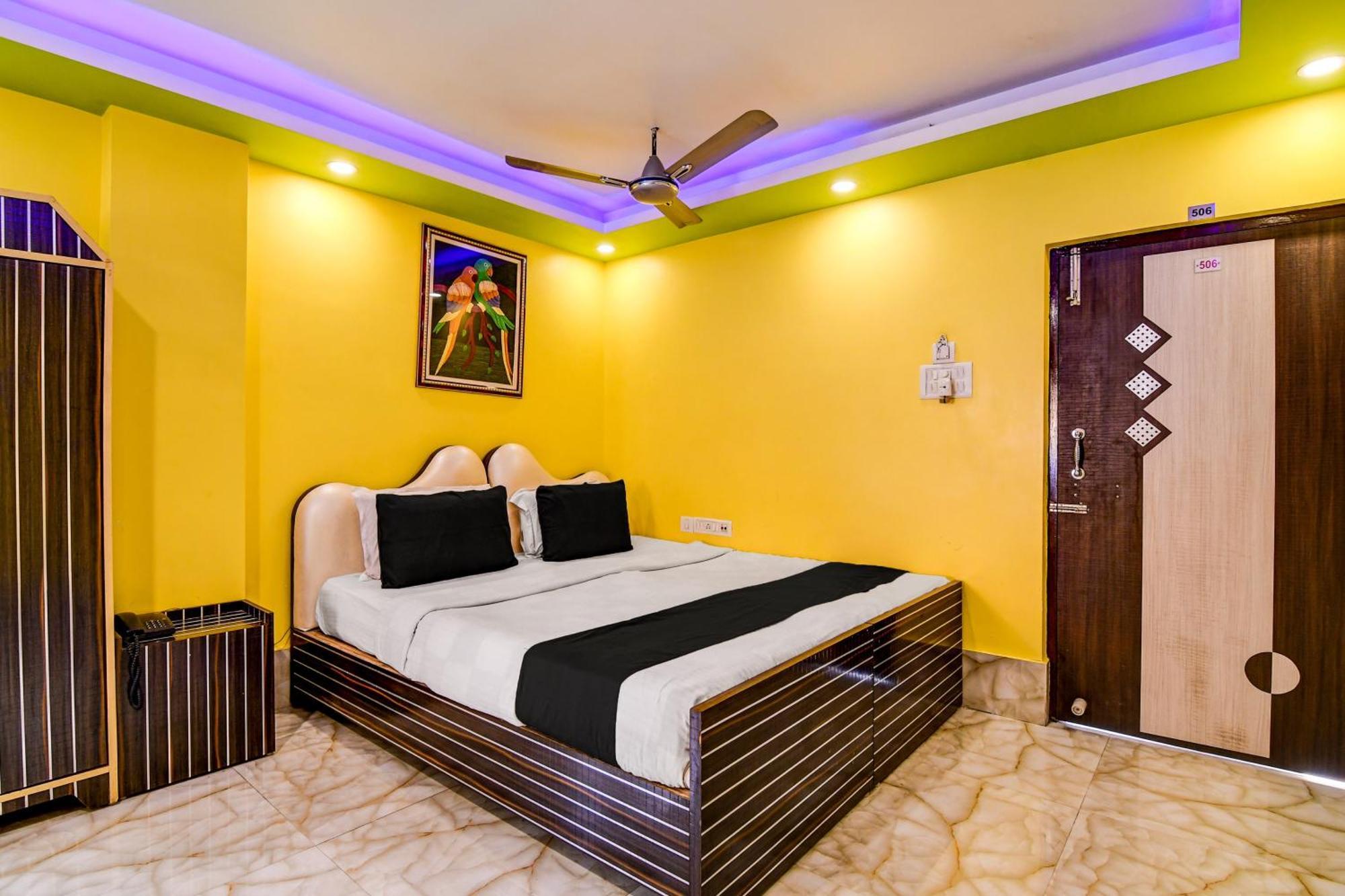 Super Collection O Raj Guest House Near Kolkata Airport Gauripur  エクステリア 写真