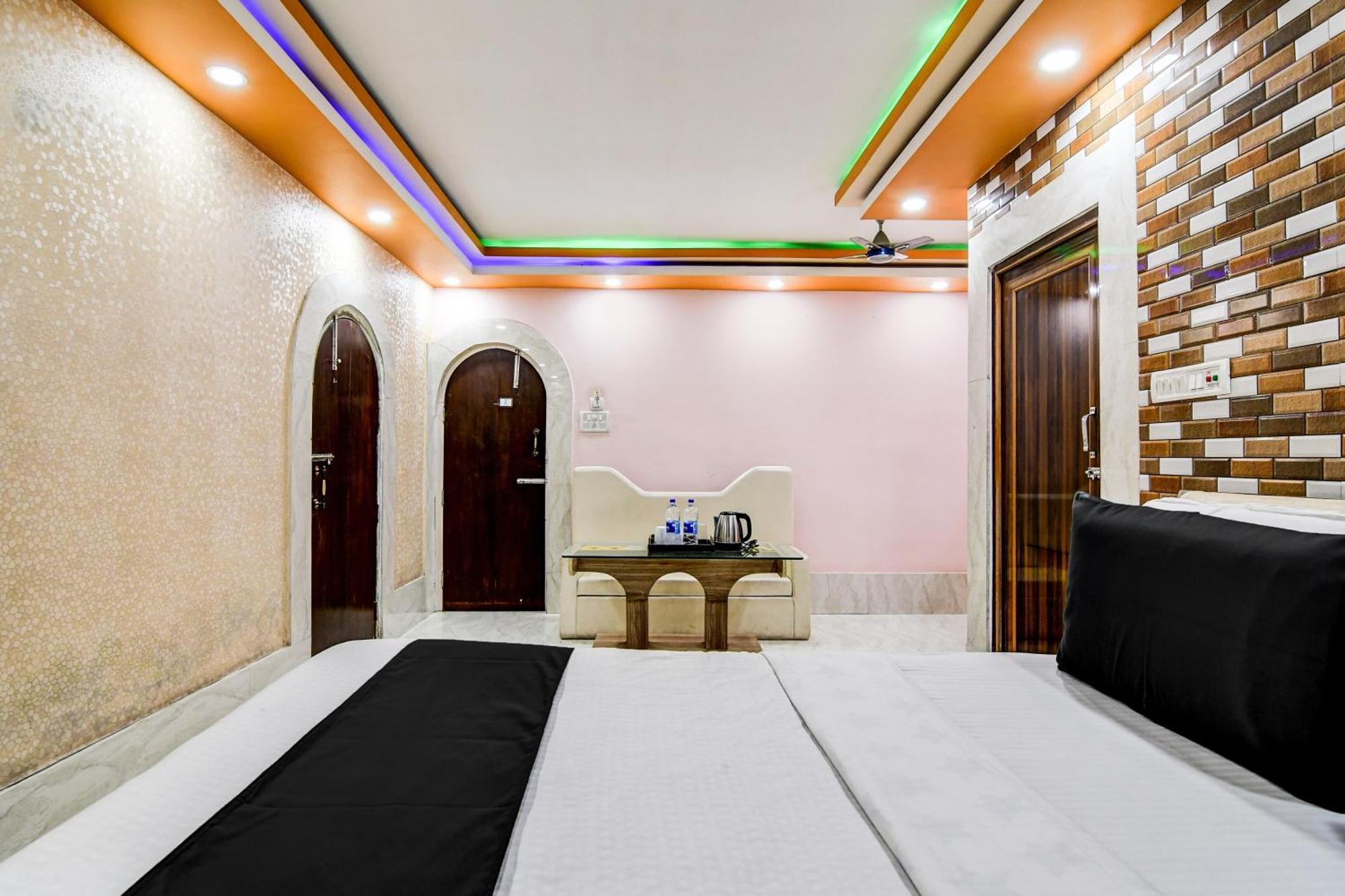 Super Collection O Raj Guest House Near Kolkata Airport Gauripur  エクステリア 写真