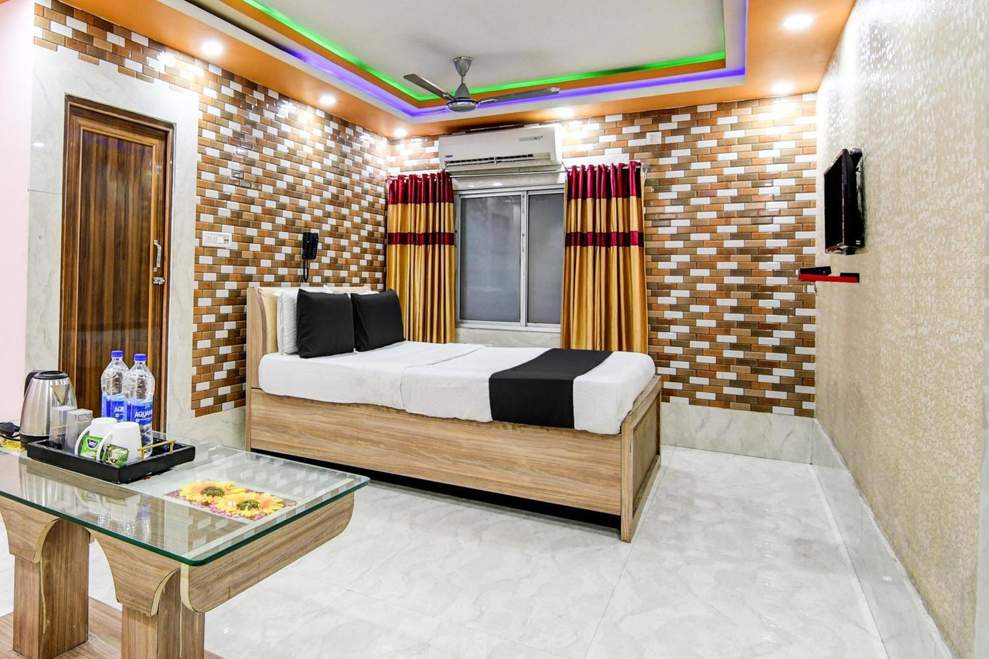 Super Collection O Raj Guest House Near Kolkata Airport Gauripur  エクステリア 写真