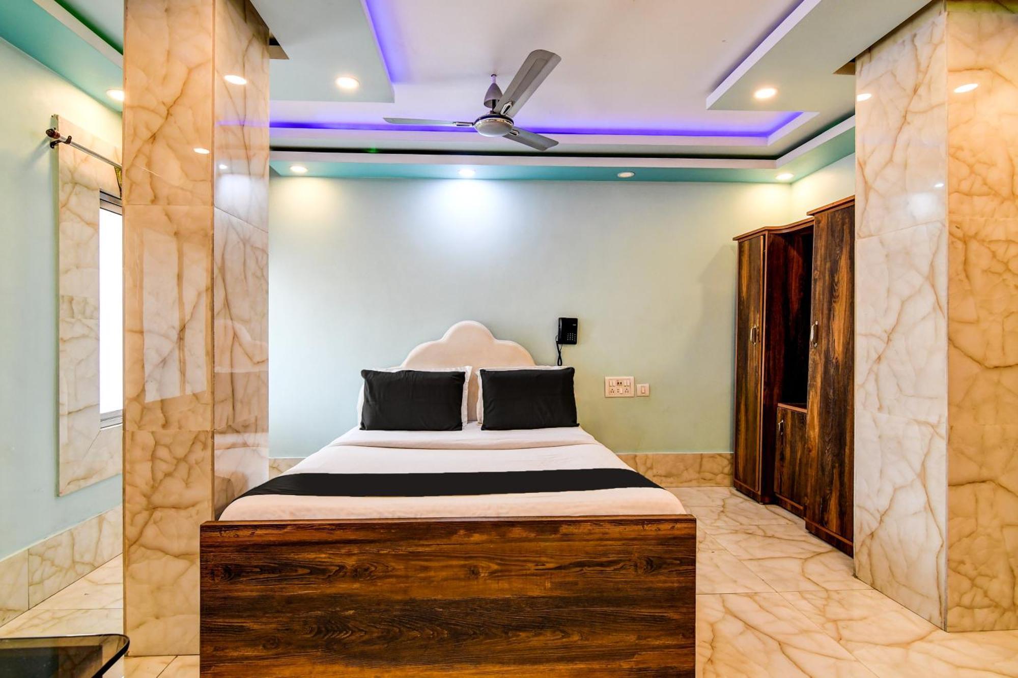 Super Collection O Raj Guest House Near Kolkata Airport Gauripur  エクステリア 写真